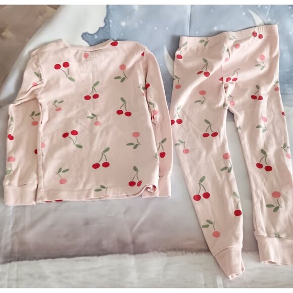 Carter’s 2-Piece Pajama Set Girls 5T Pink Long Sleeve Cherries PJs Excellent - Picture 2 of 6